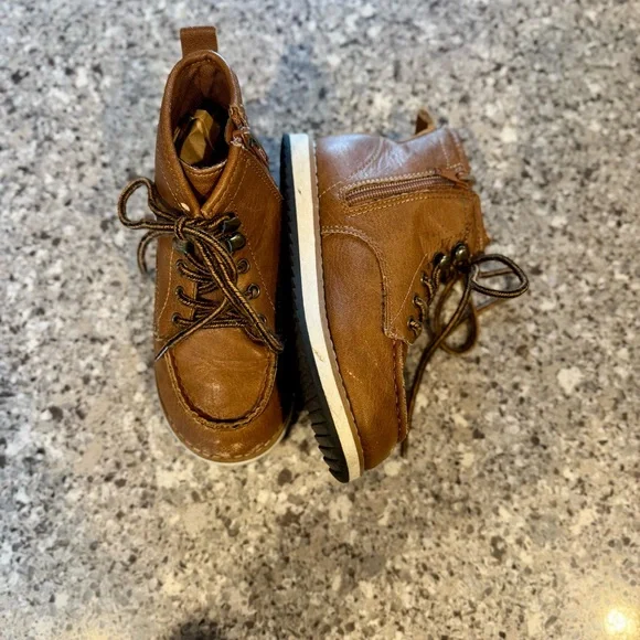 GAP l Kid’s Boot l COGNAC l Boy’s Size 11 - Picture 4 of 13